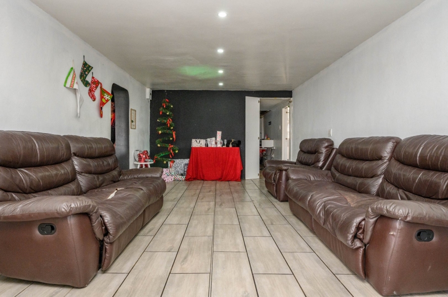 9 Bedroom Property for Sale in Algoa Park Eastern Cape